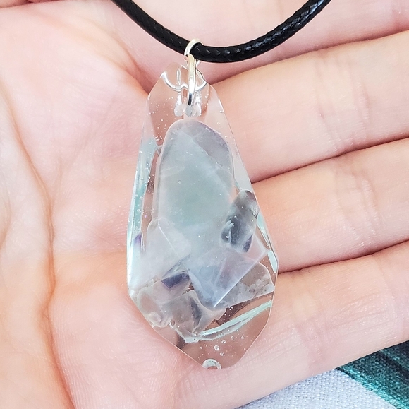 Florite Gemstone Resin Pendant - Aqua Purple - Picture 4 of 6